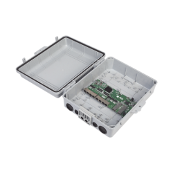 Switch WISP/FTTx con 7 puertos PoE inverso de 24V Pasivo (PoE in), 1 puerto PoE out de 24V + 2 SFP, Integrado con Gabinete NEMA 