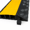 Protector de Cable de 3 Canales / Base de Goma y Tapa de Plástico / Tamaño del Canal 30x30mm / Capacidad de Carga 5 Toneladas 