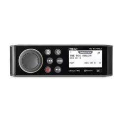 Sistema de Audio Marino MS-RA70 / Pantalla LCD Monocroma 2.6" / Tecnología Multi-Zone™️ 2 Zonas / Potencia Pico 200 W / Blu