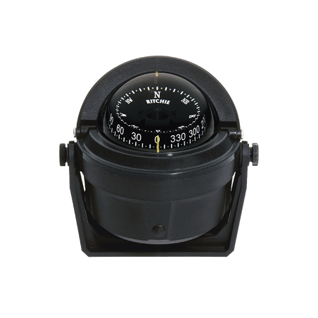 Brújula serie Voyager en color negro, cuenta con iluminación exclusiva NiteVu en color verde.