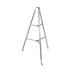 Montaje de tripie para exterior, altura total del tripie 1.52 m. Compatible con mástiles de hasta 3 m de largo 1 1/4 a 2" de di
