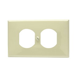 Placa de plástico para contacto dúplex color marfil.